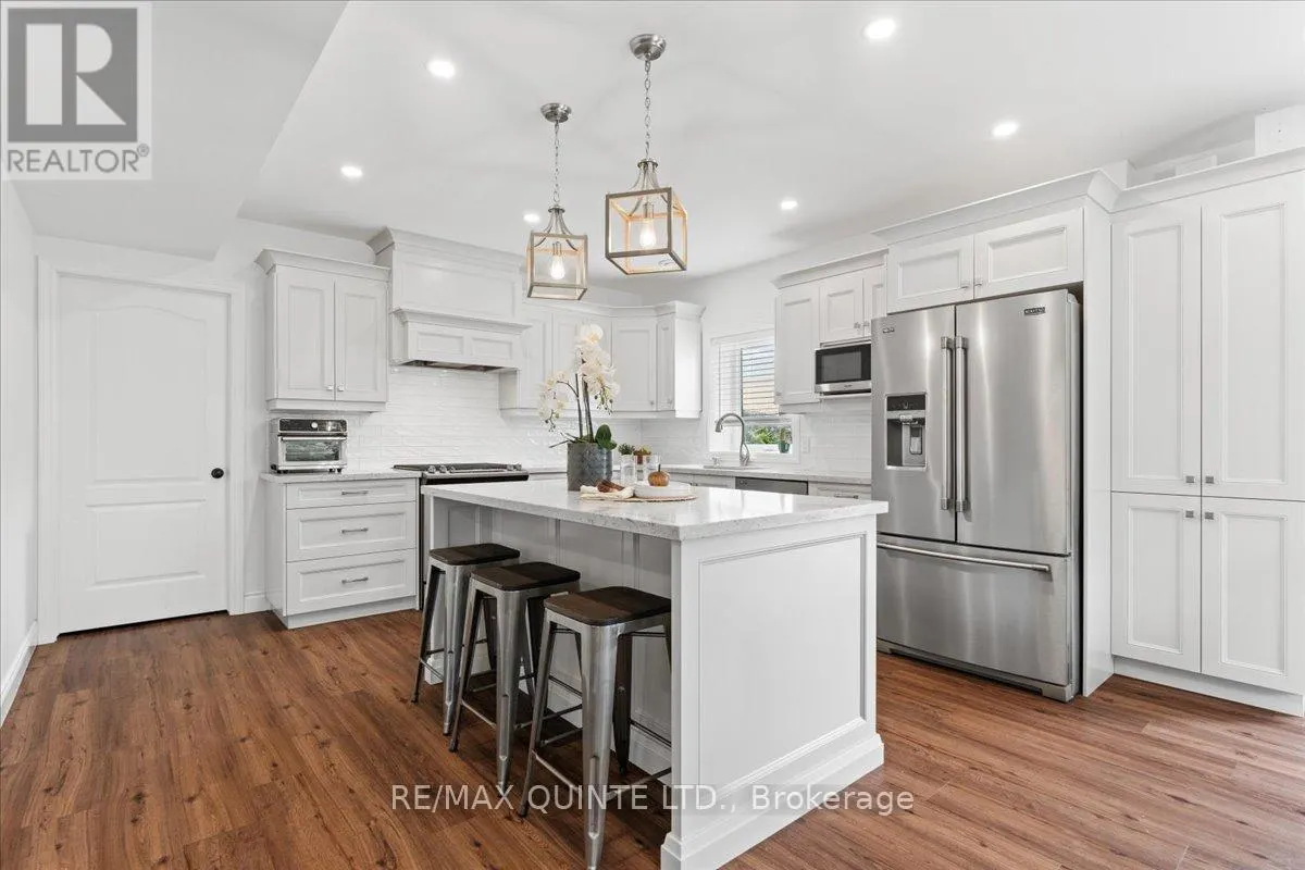 806 NEWBURGH ROAD