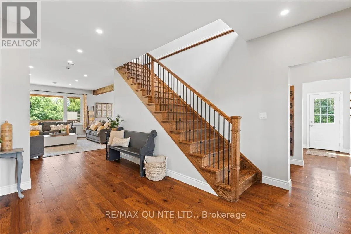 806 NEWBURGH ROAD
