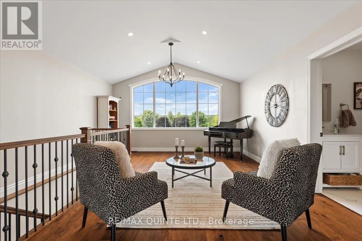 806 NEWBURGH ROAD