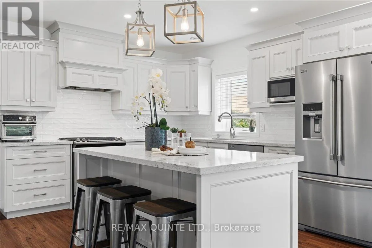806 NEWBURGH ROAD