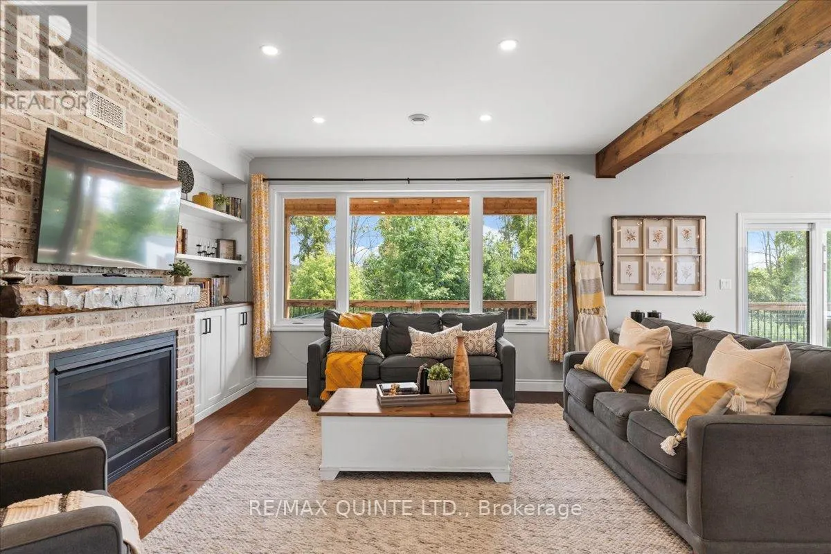 806 NEWBURGH ROAD