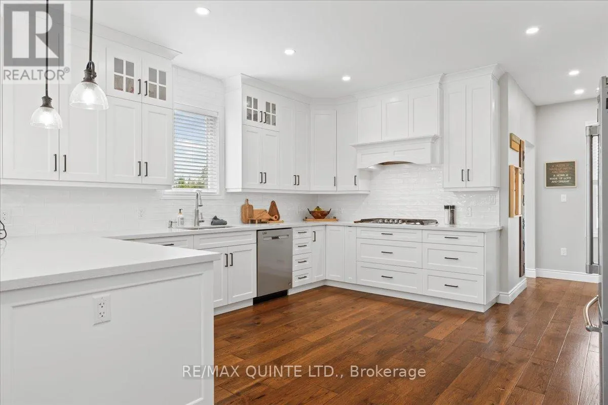806 NEWBURGH ROAD