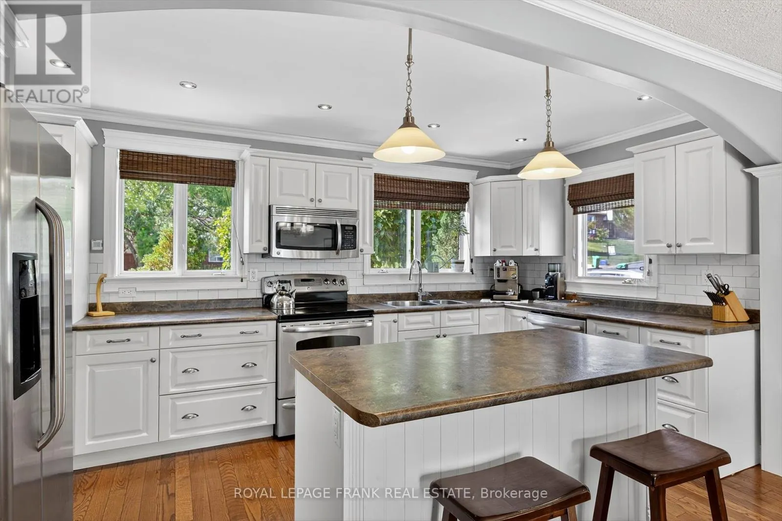 948 GOLFVIEW ROAD
