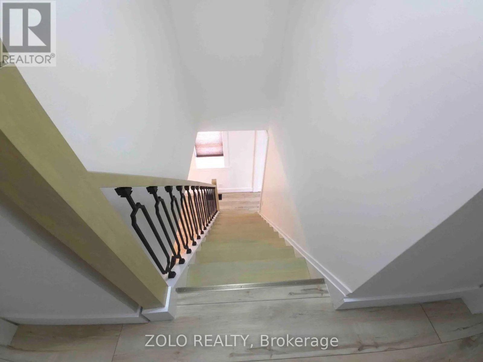1504 KING STREET E
