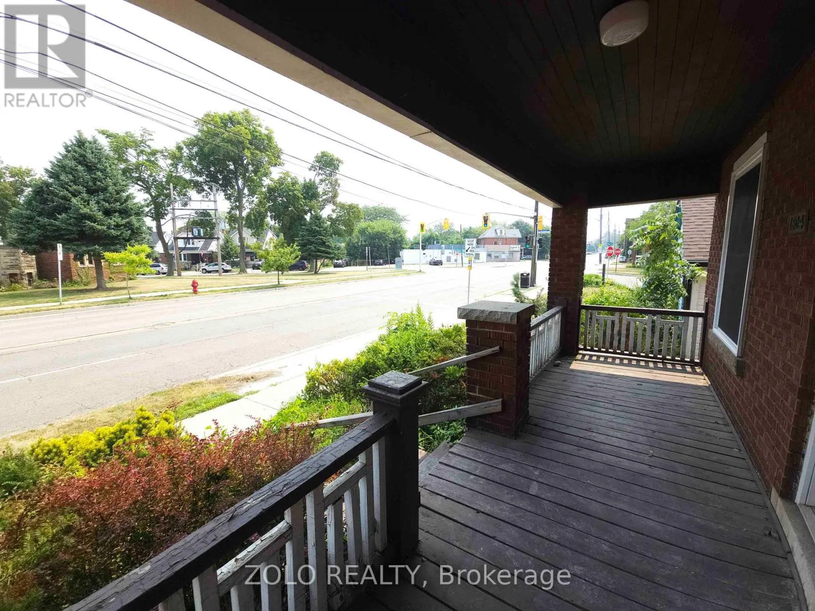 1504 KING STREET E