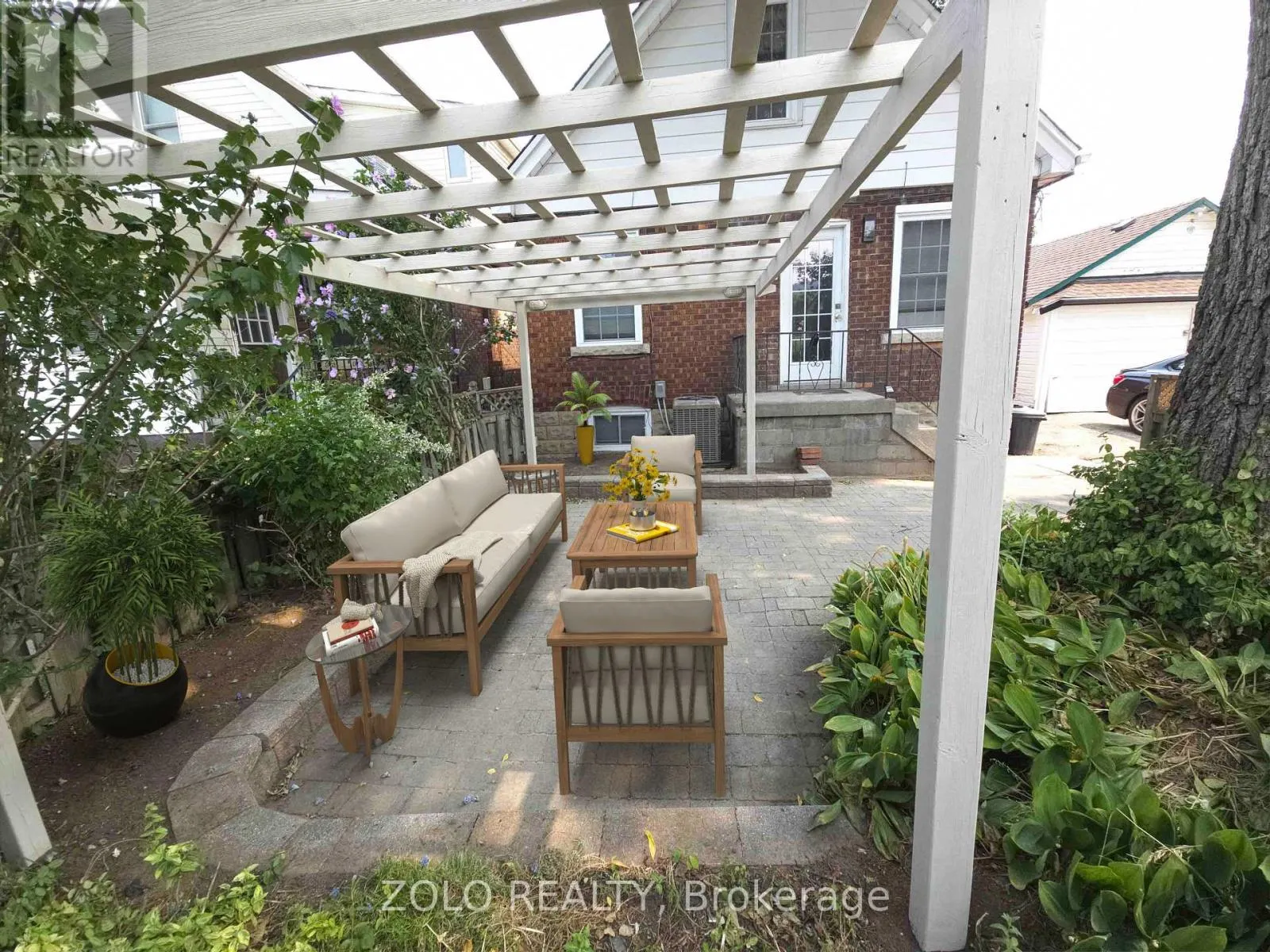 1504 KING STREET E