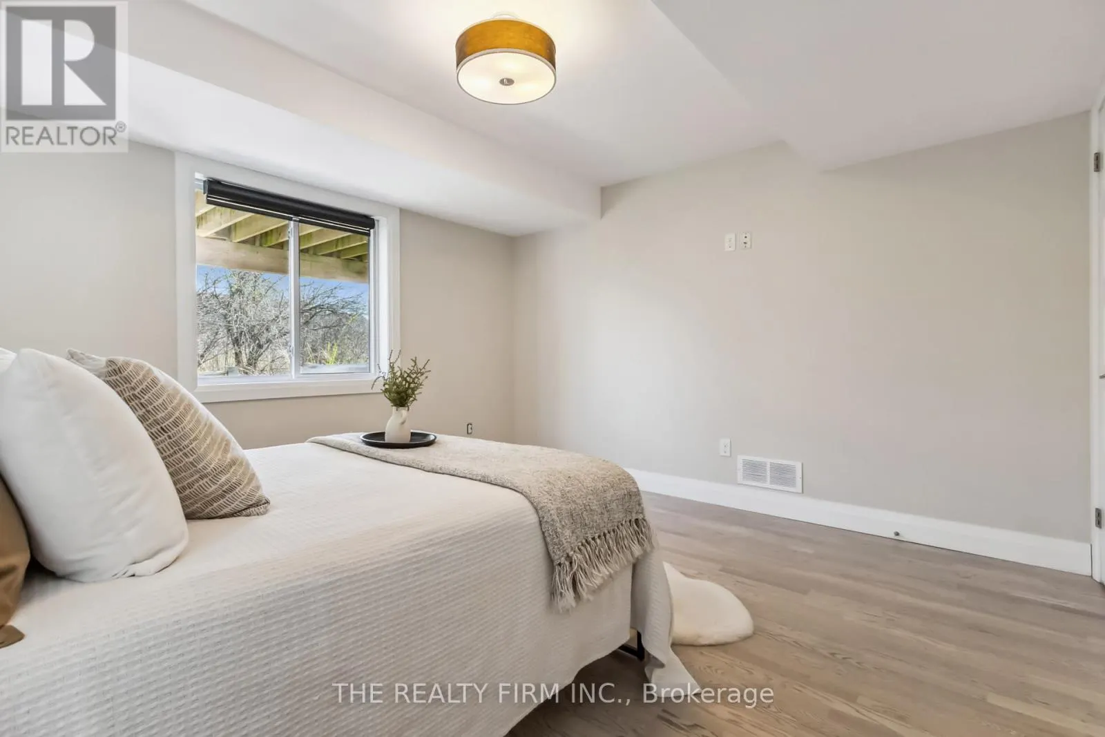 3 - 727 APRICOT DRIVE, #3