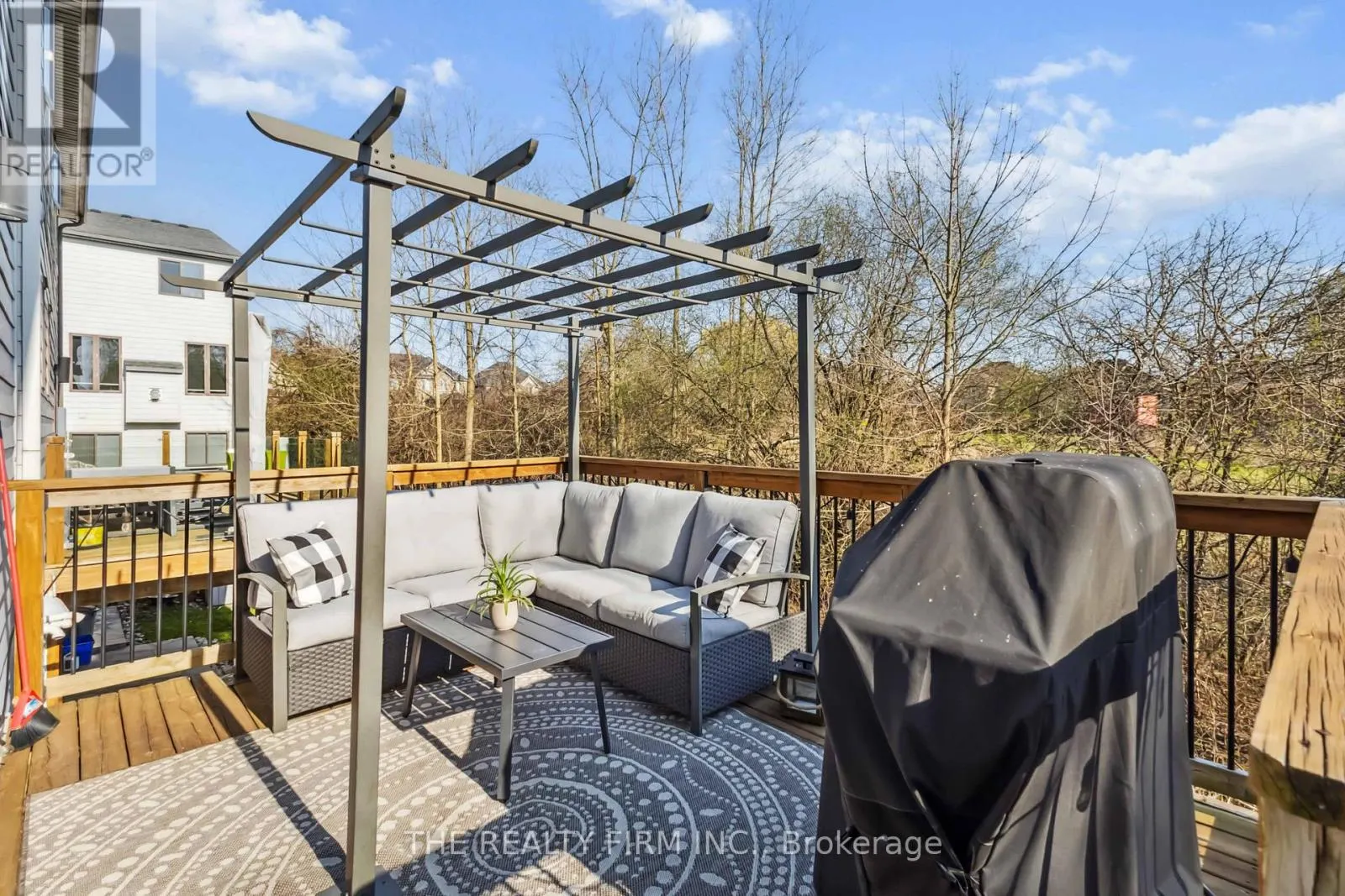 3 - 727 APRICOT DRIVE, #3