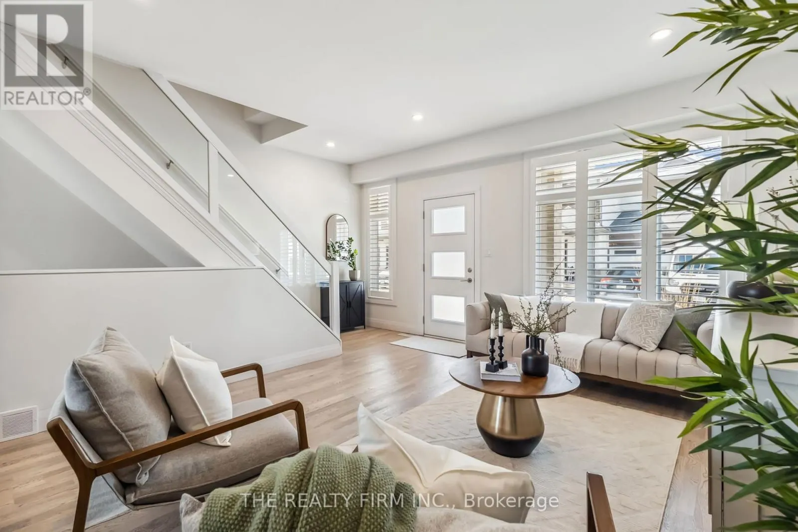 3 - 727 APRICOT DRIVE, #3