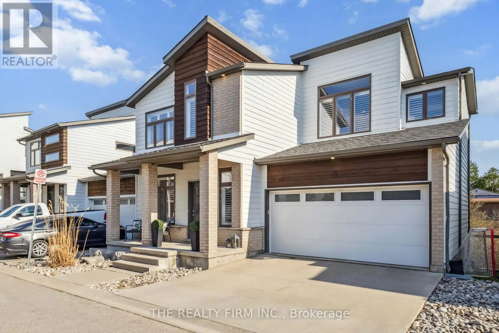 3 - 727 APRICOT DRIVE, #3