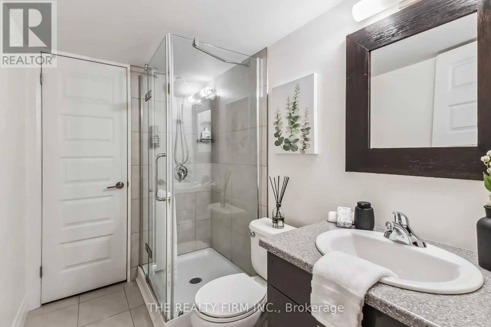 3 - 727 APRICOT DRIVE, #3