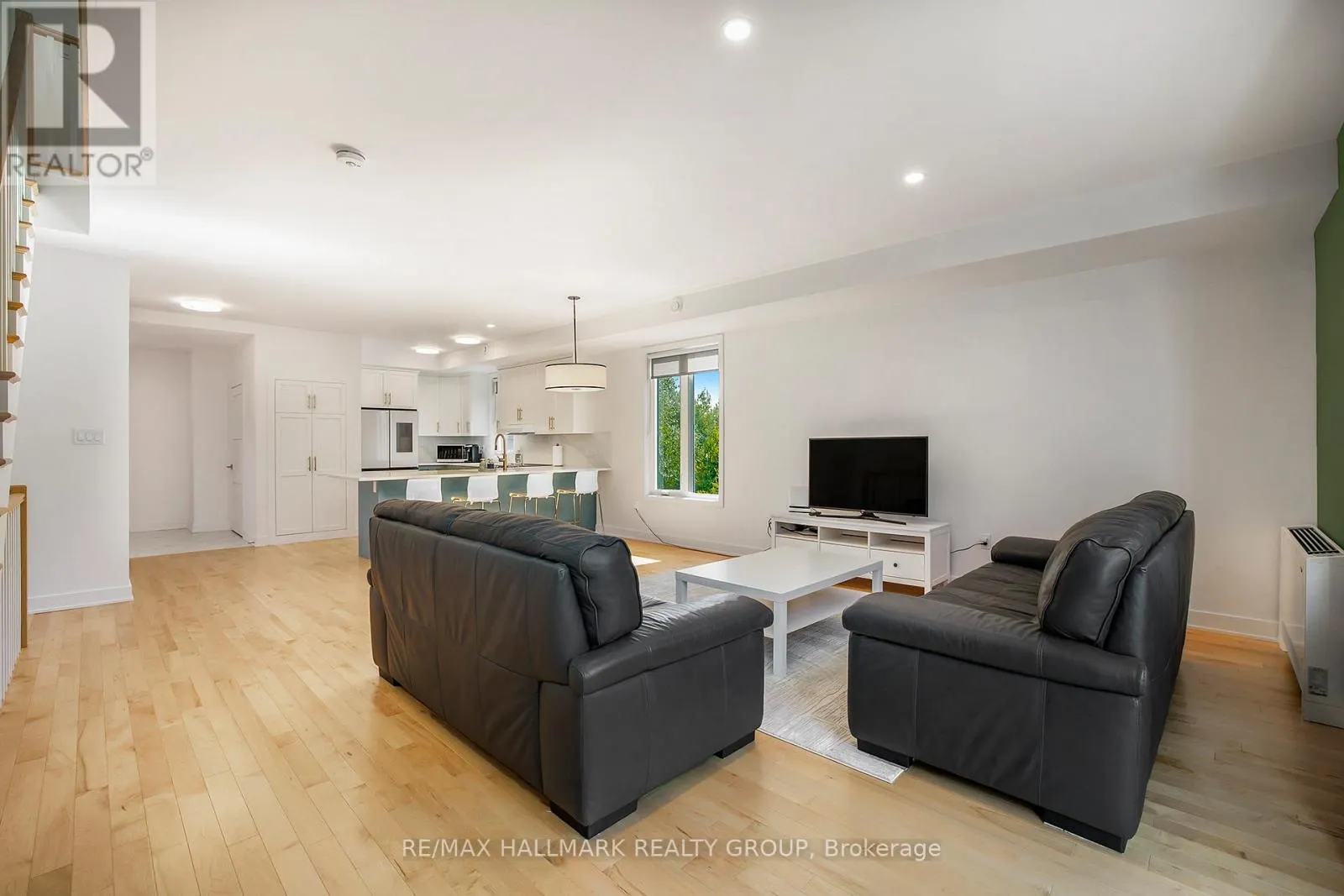 156 COUNTRY MEADOW DRIVE