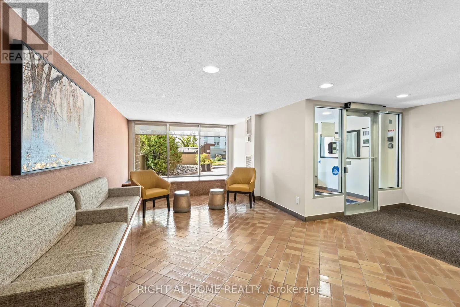 106 - 555 BRITTANY DRIVE