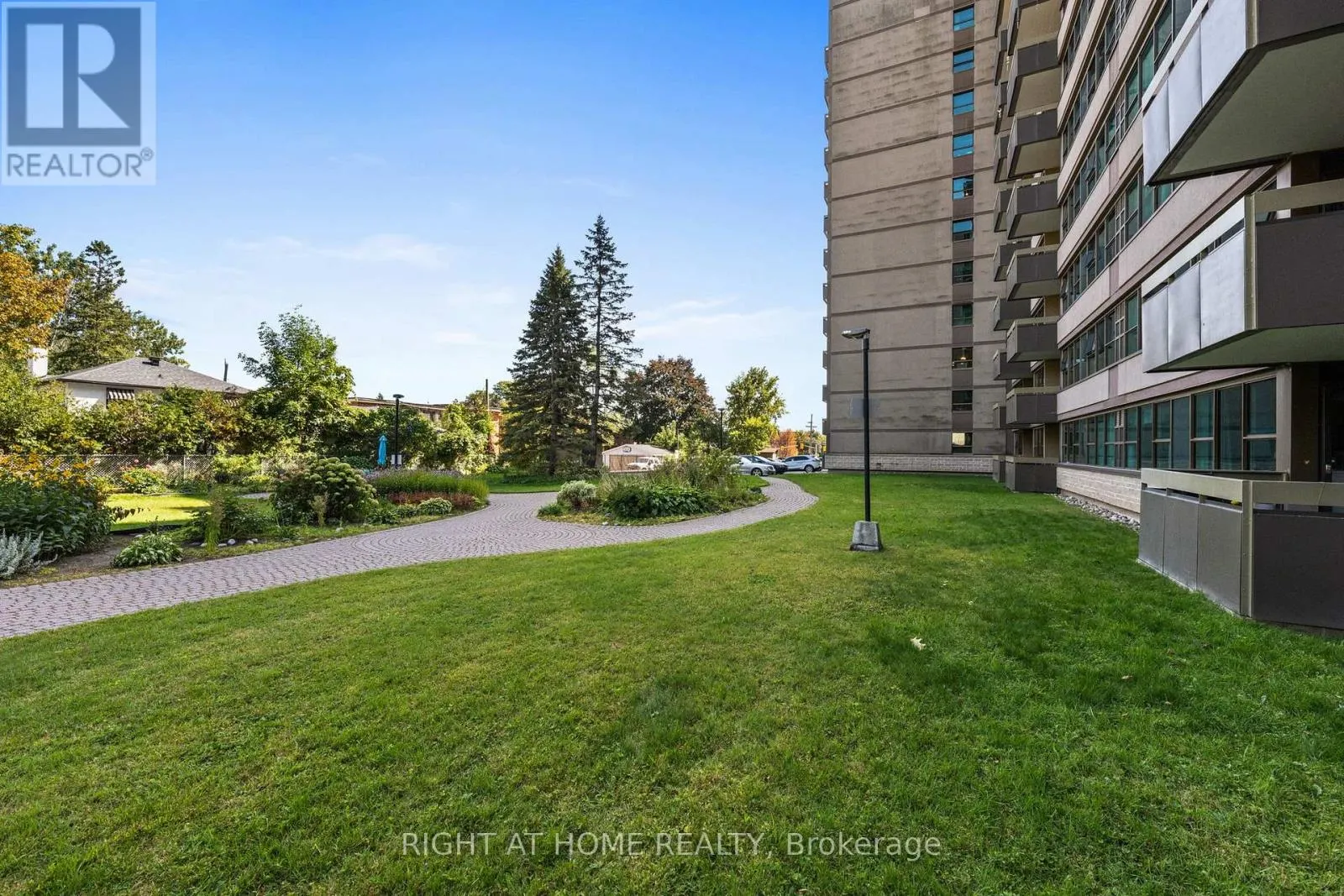 106 - 555 BRITTANY DRIVE