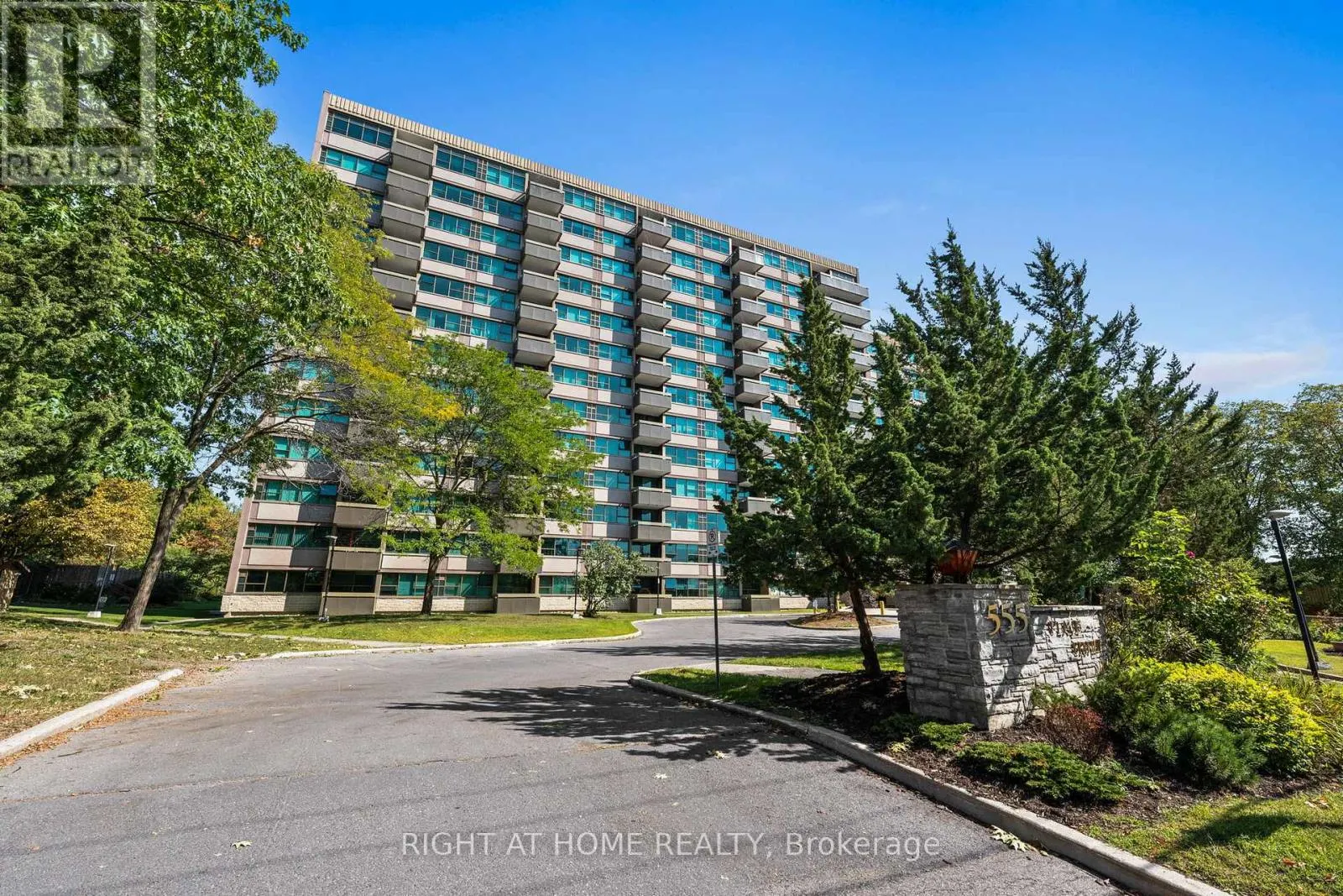 106 - 555 BRITTANY DRIVE