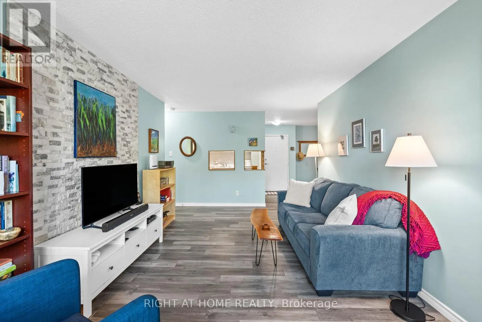106 - 555 BRITTANY DRIVE