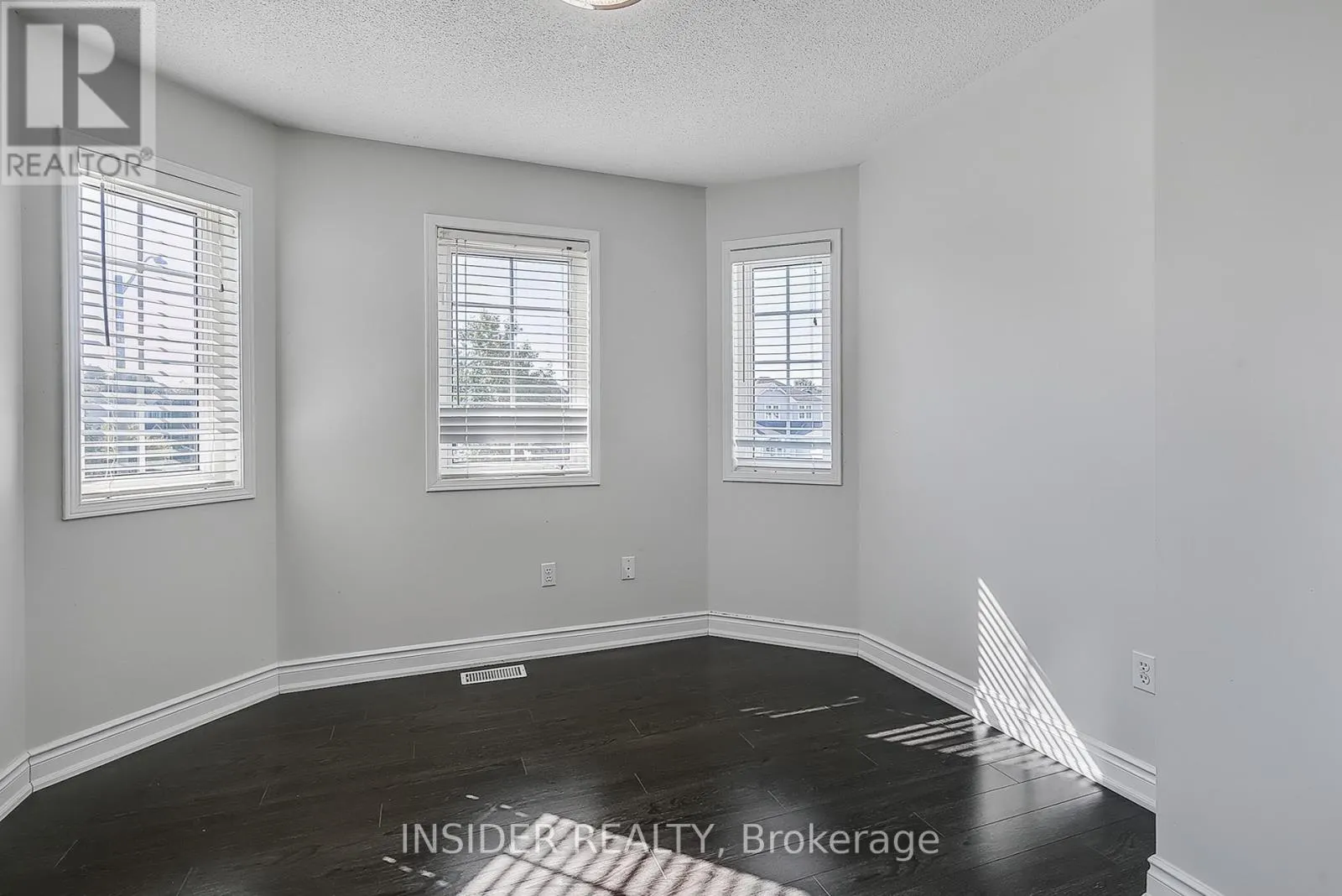 35 LANGLAW DRIVE