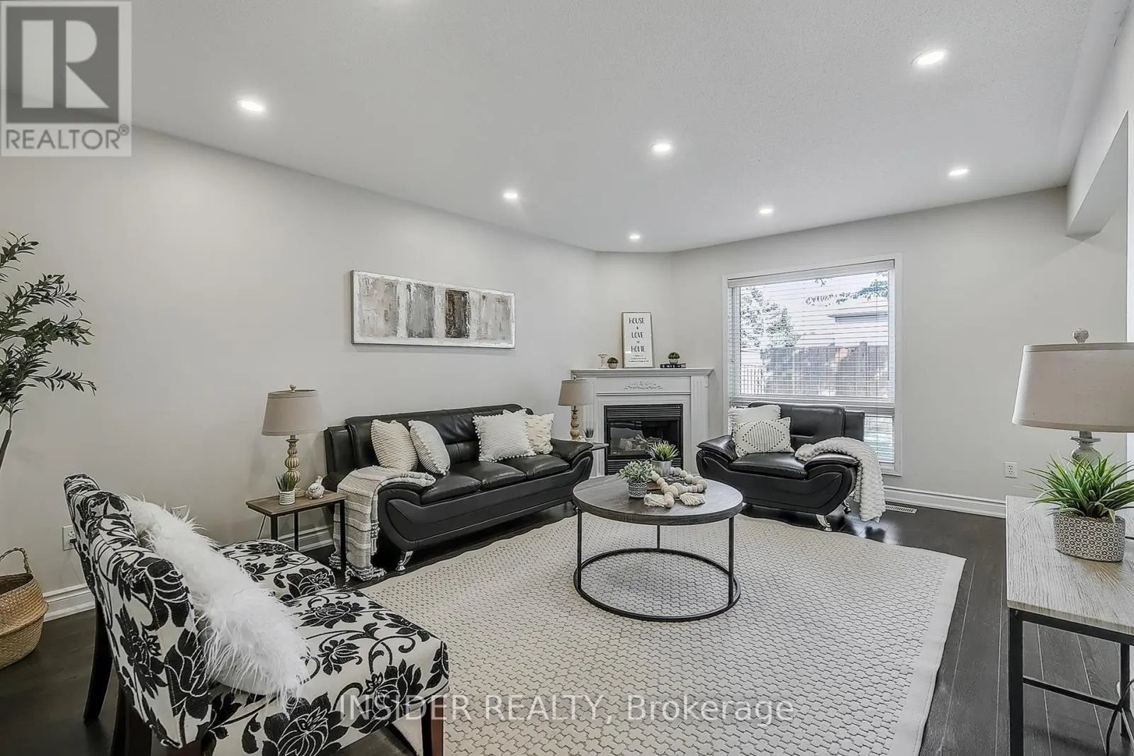 35 LANGLAW DRIVE