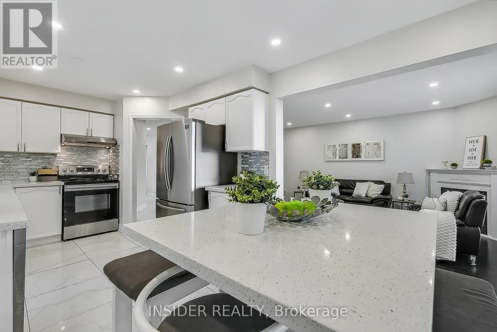 35 LANGLAW DRIVE