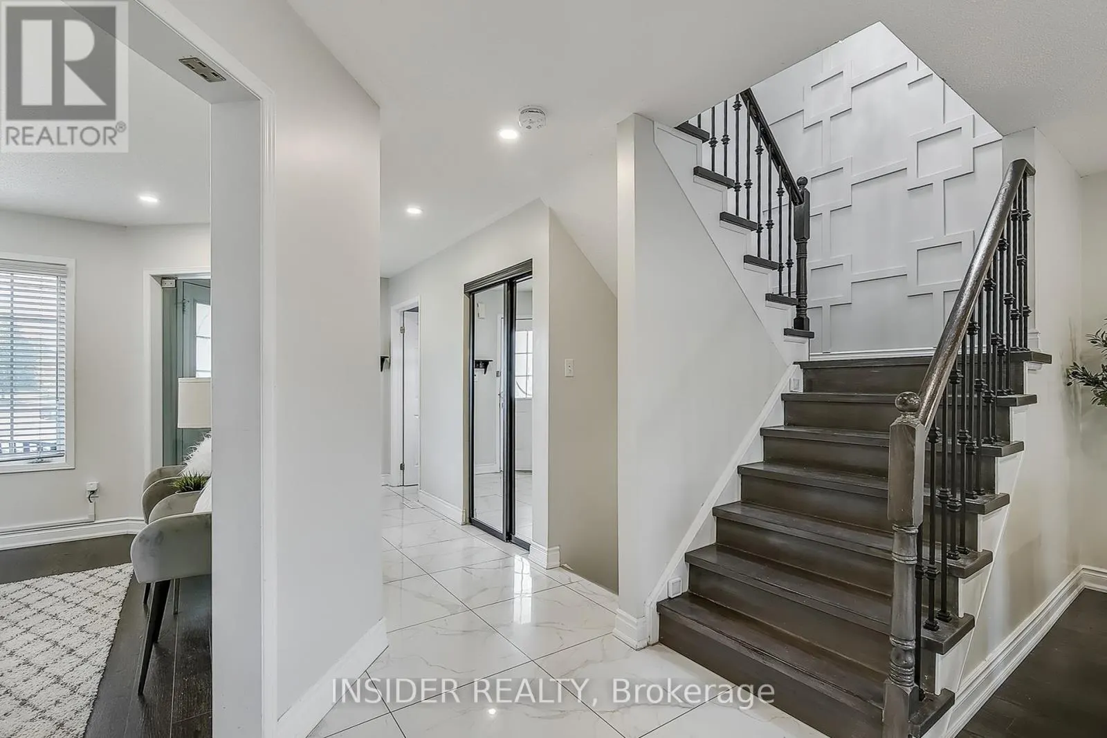 35 LANGLAW DRIVE
