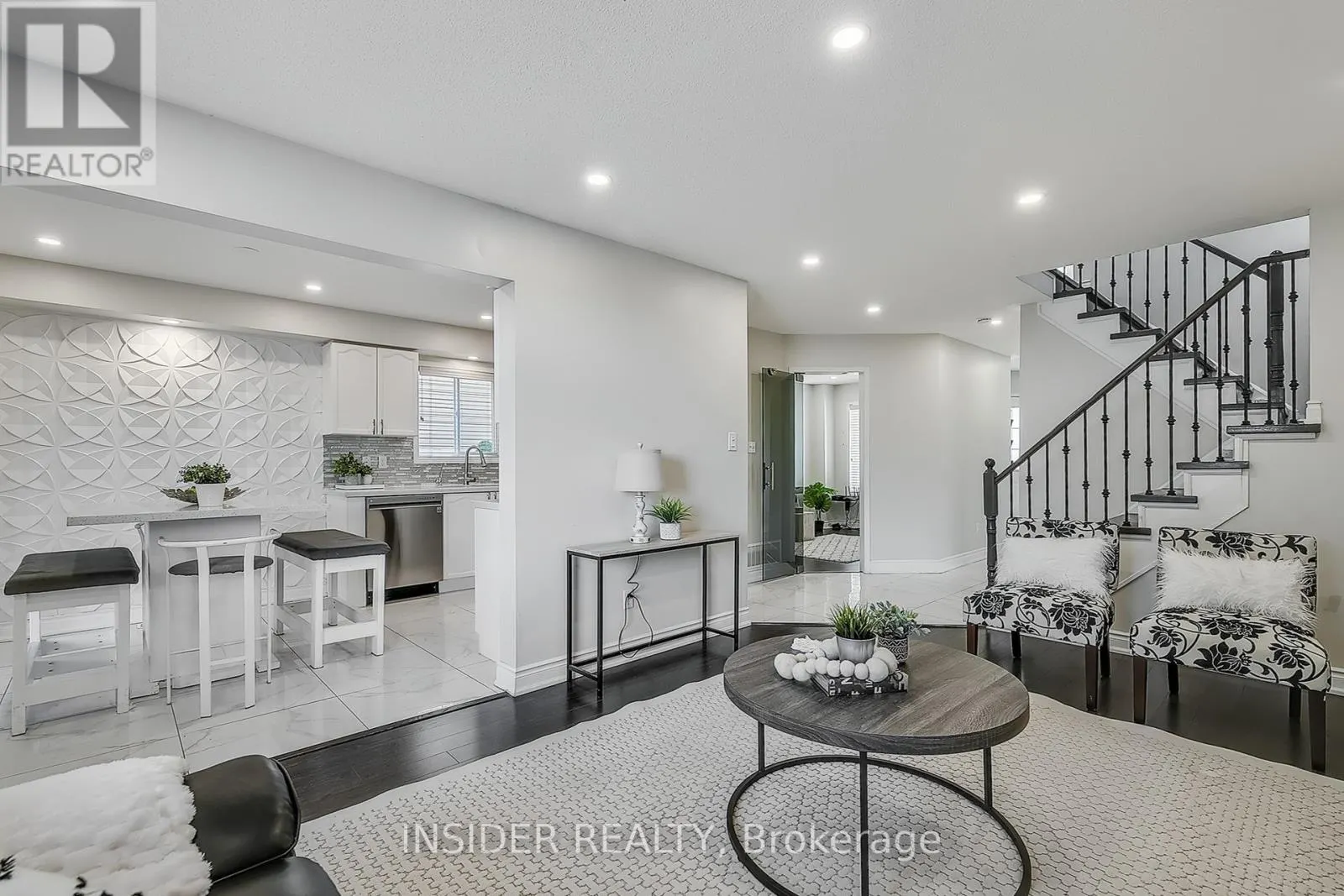 35 LANGLAW DRIVE