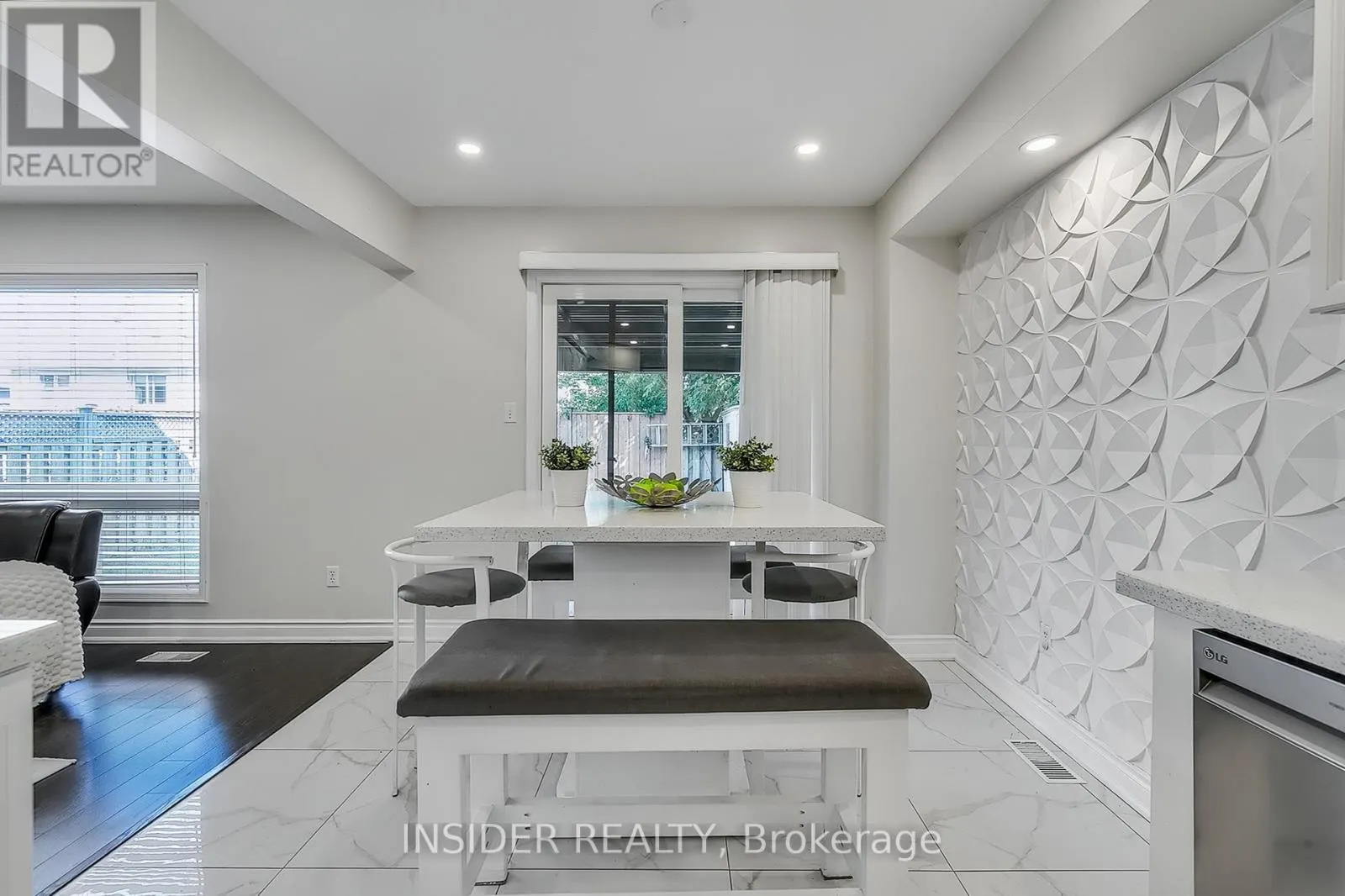 35 LANGLAW DRIVE