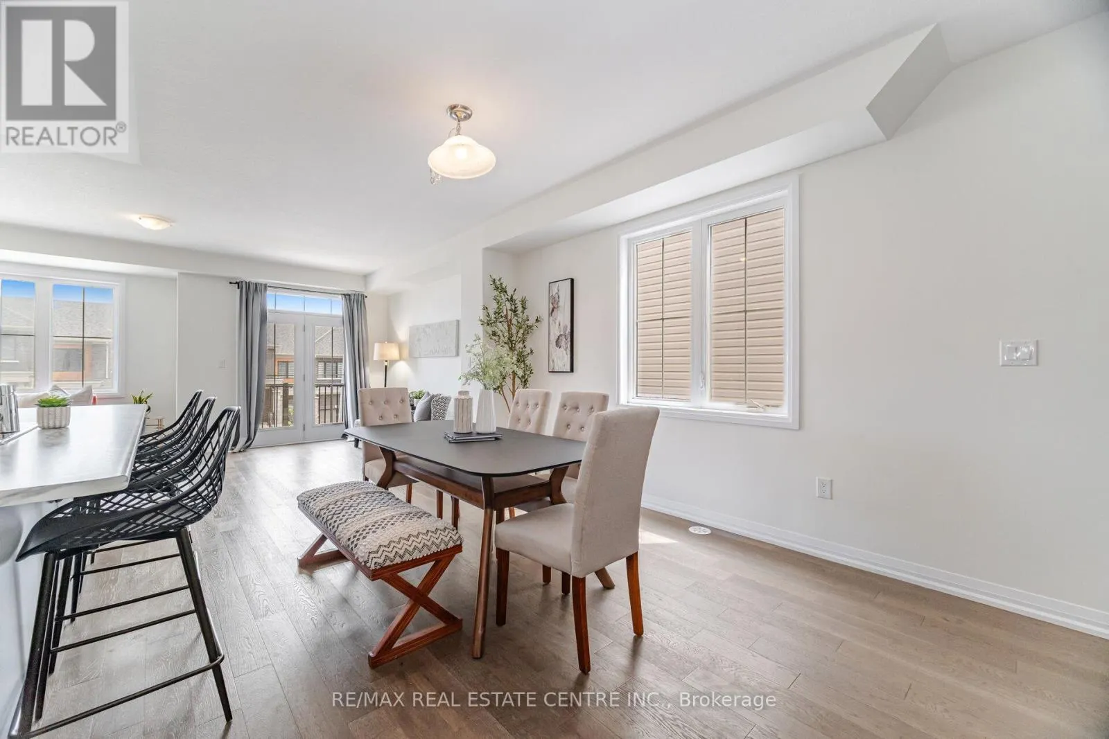 33 GRANVILLE CRESCENT