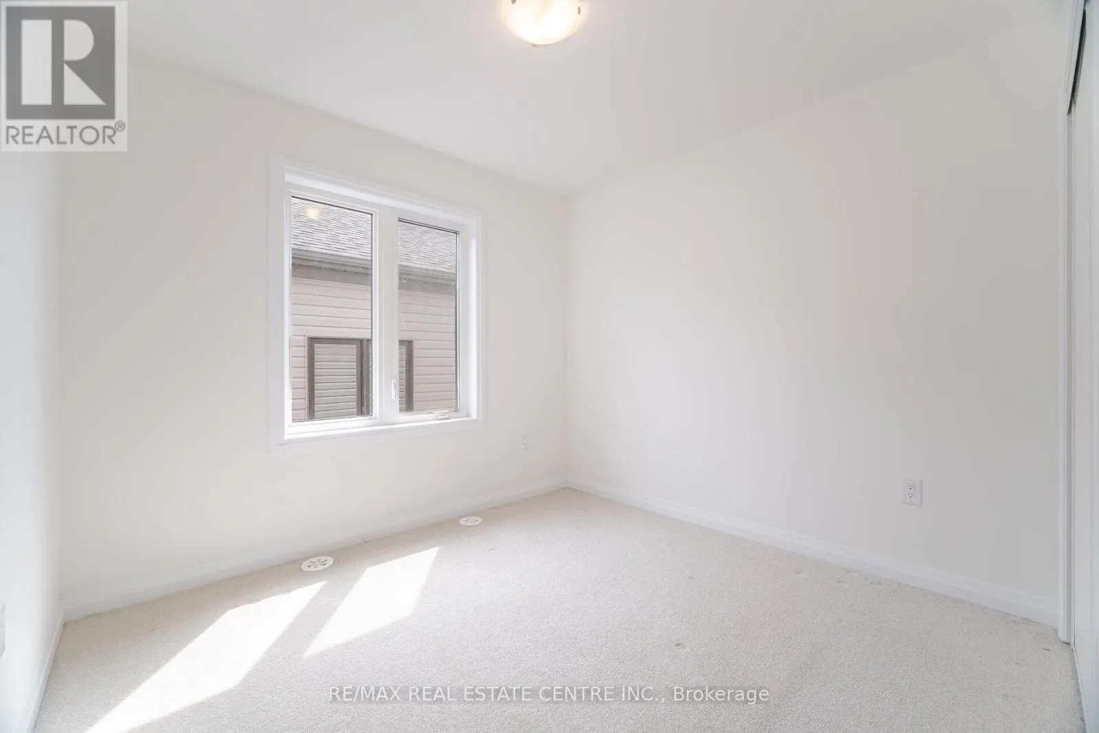 33 GRANVILLE CRESCENT