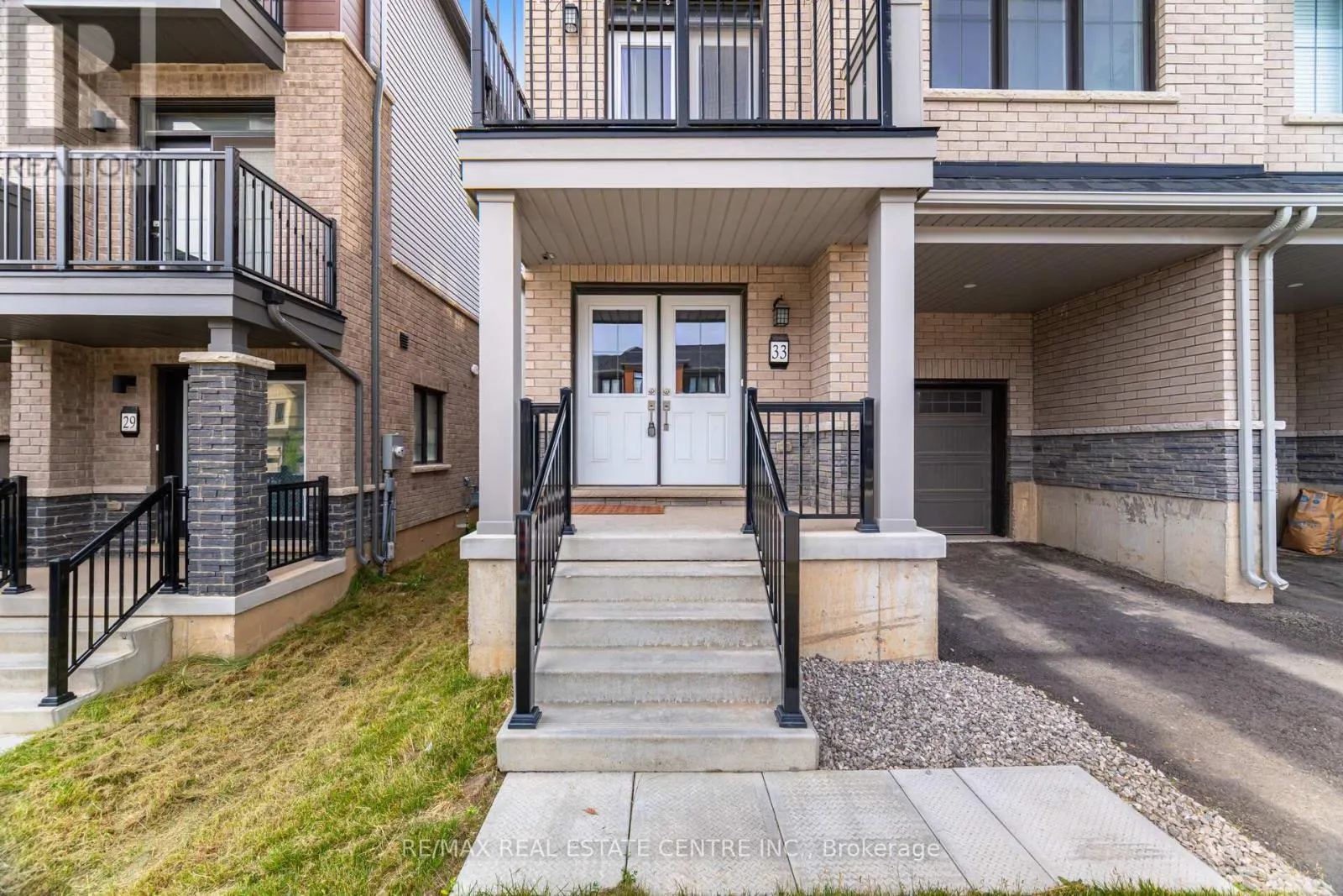 33 GRANVILLE CRESCENT