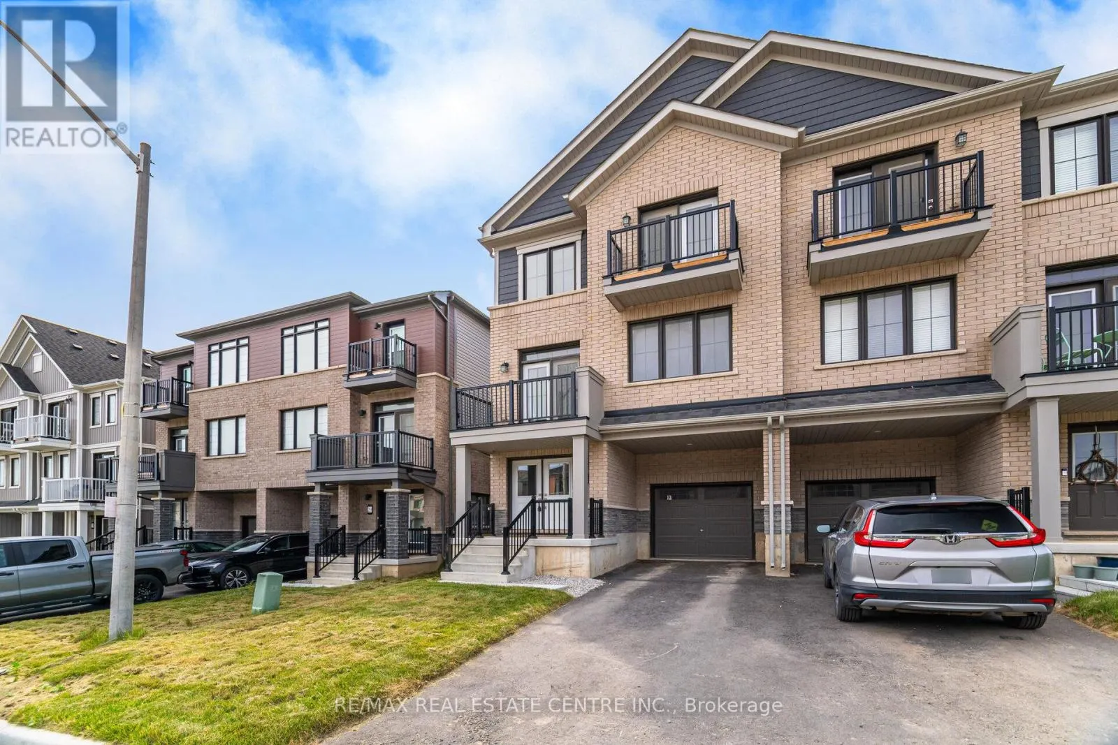 33 GRANVILLE CRESCENT
