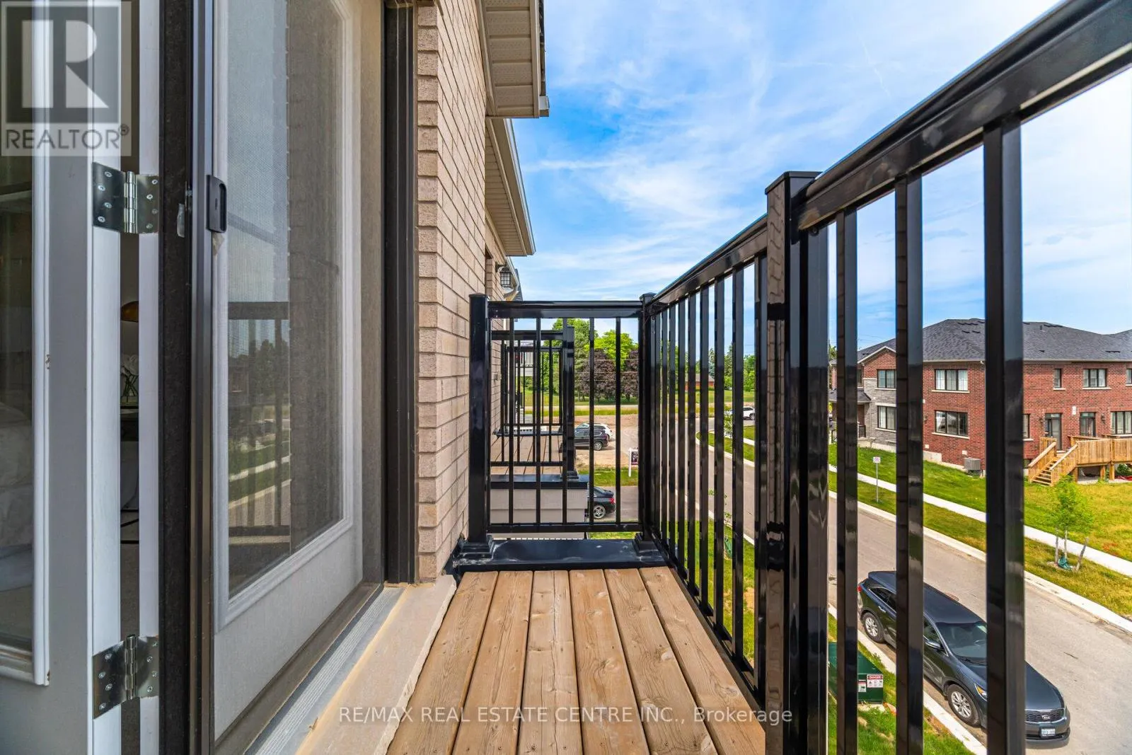 33 GRANVILLE CRESCENT