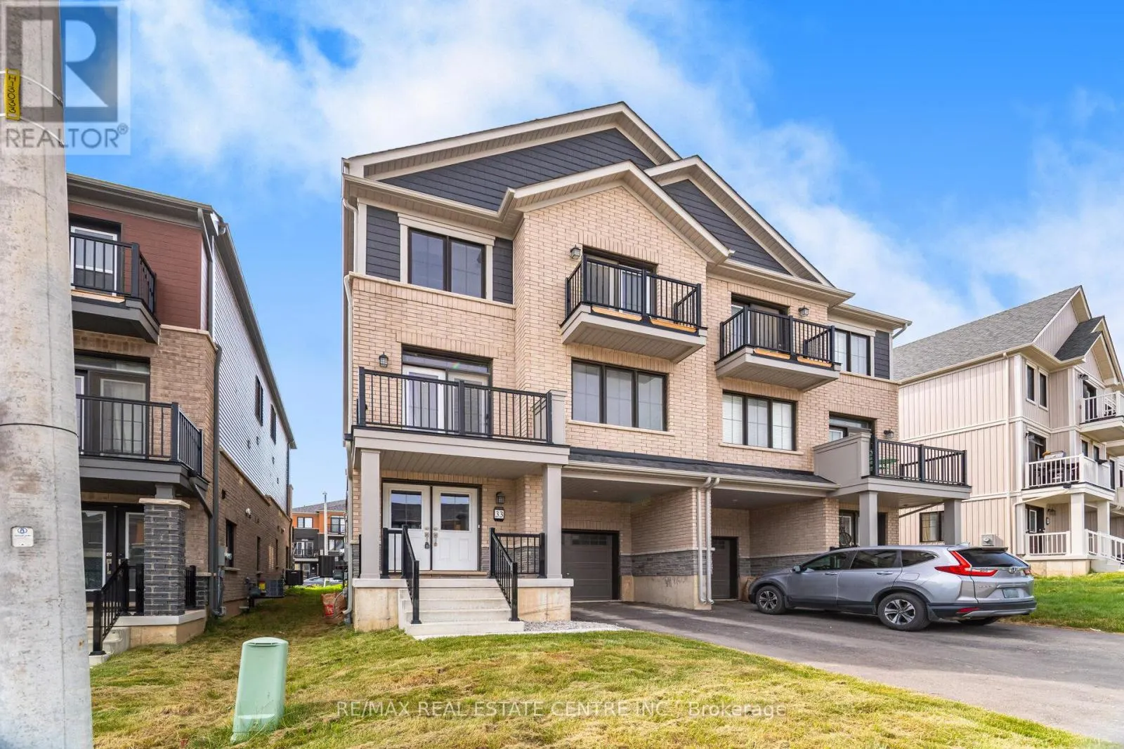 33 GRANVILLE CRESCENT