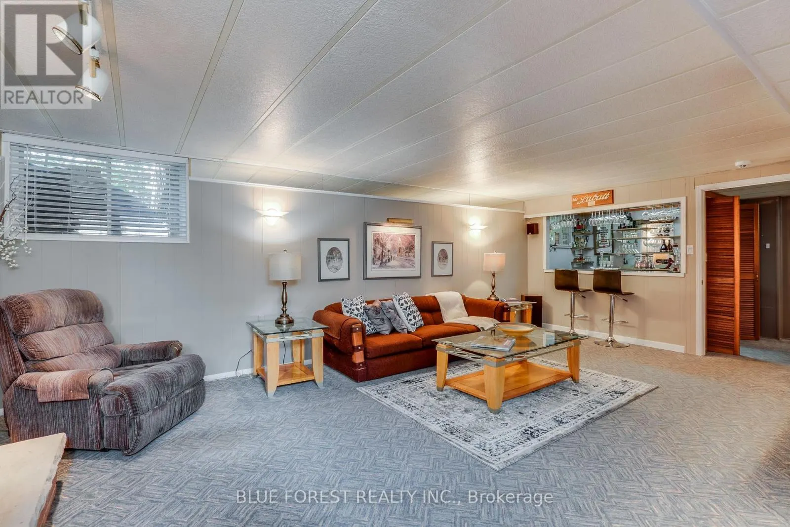 6 ASHBURY AVENUE