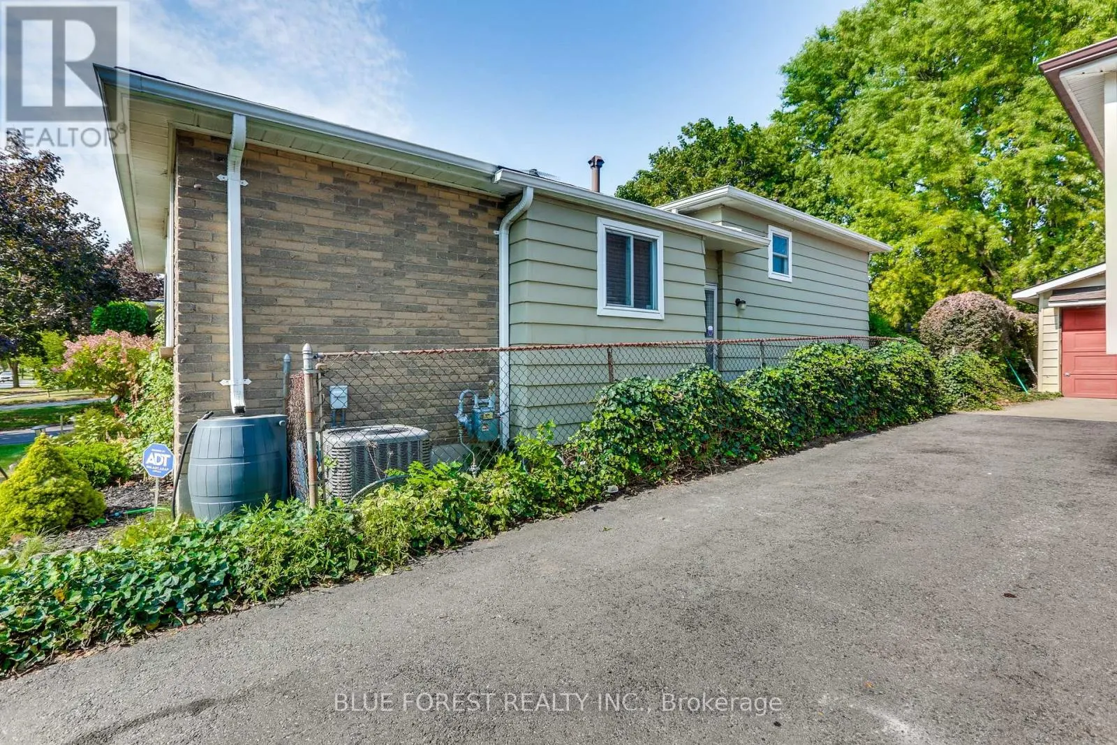 6 ASHBURY AVENUE