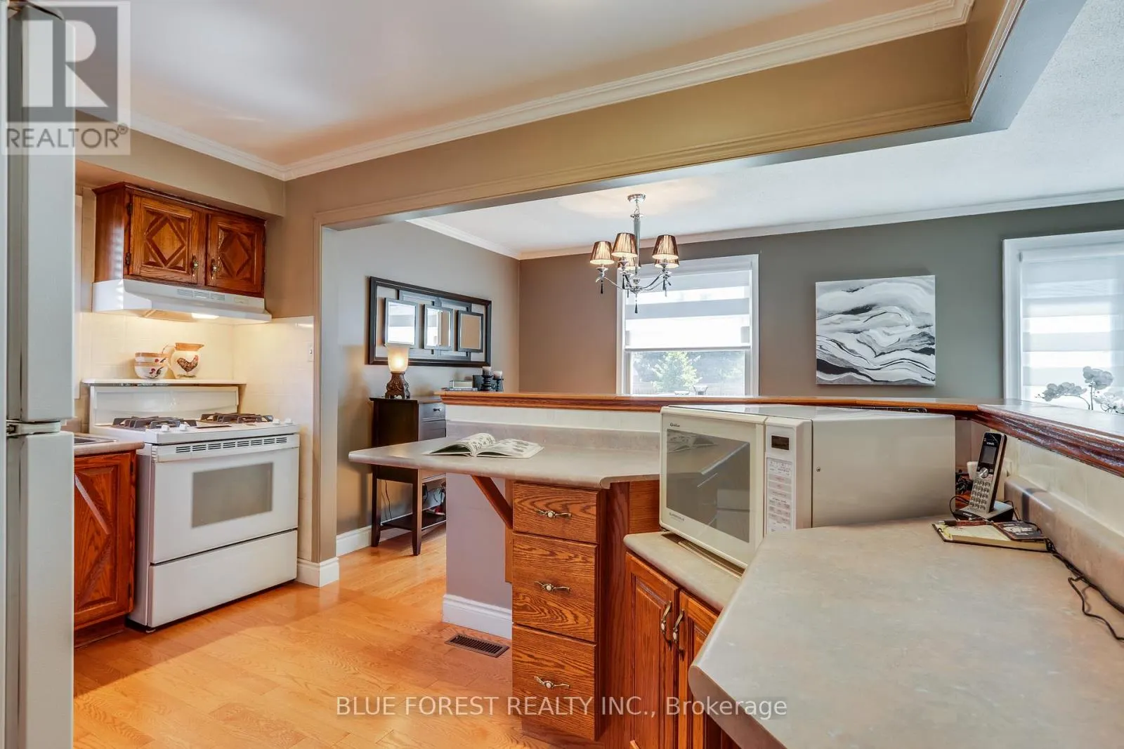 6 ASHBURY AVENUE
