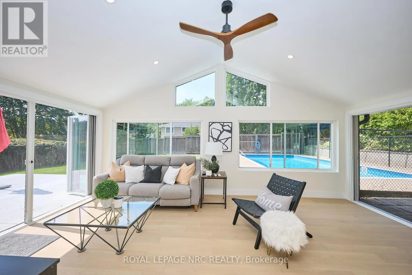 10 WILLOWDALE COURT