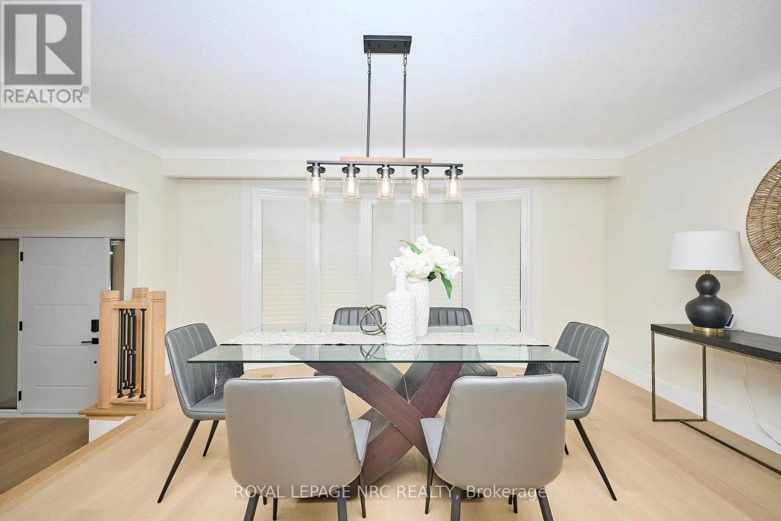 10 WILLOWDALE COURT
