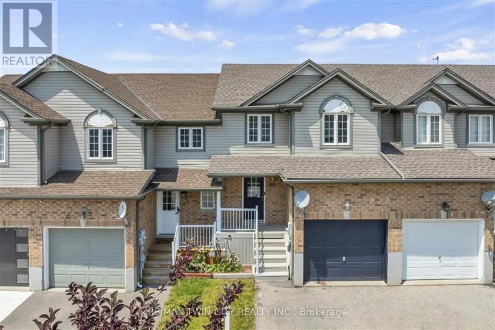 62 FOXGLOVE CRESCENT