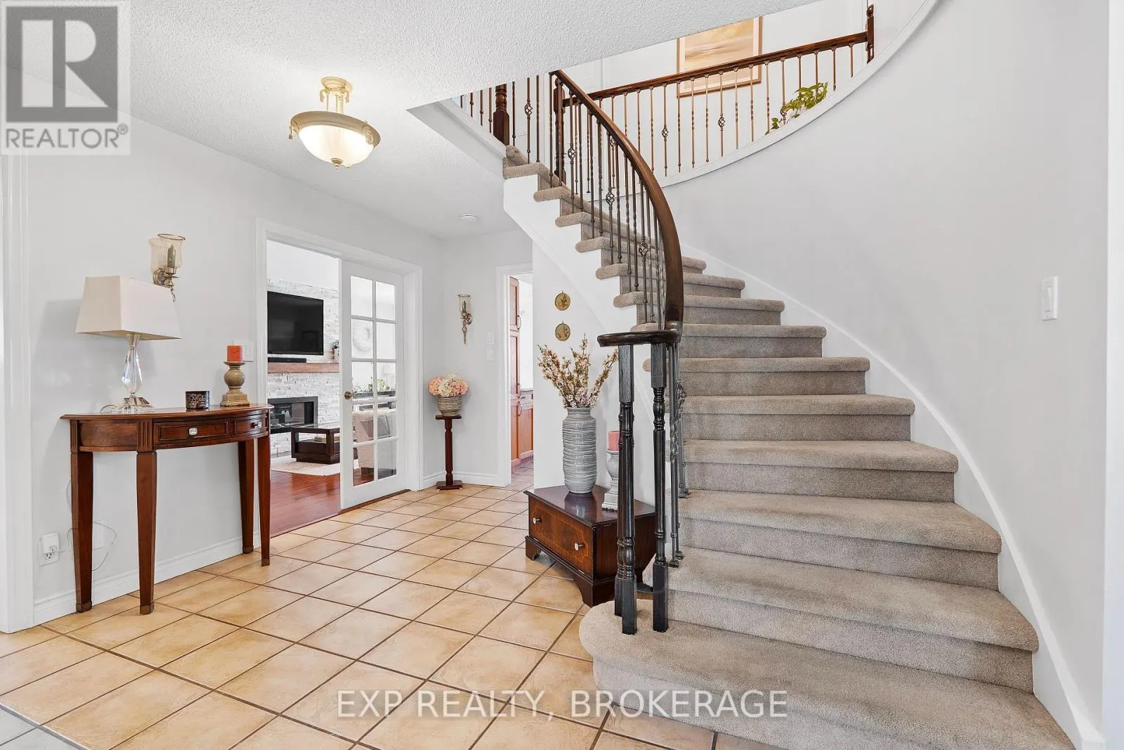 564 BRAESIDE CRESCENT