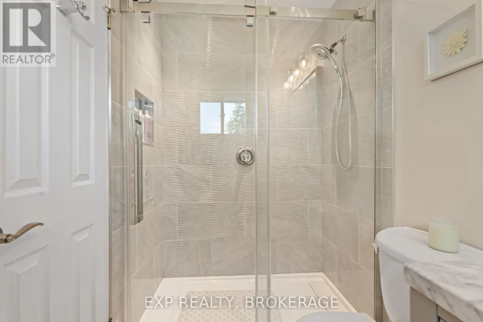 564 BRAESIDE CRESCENT