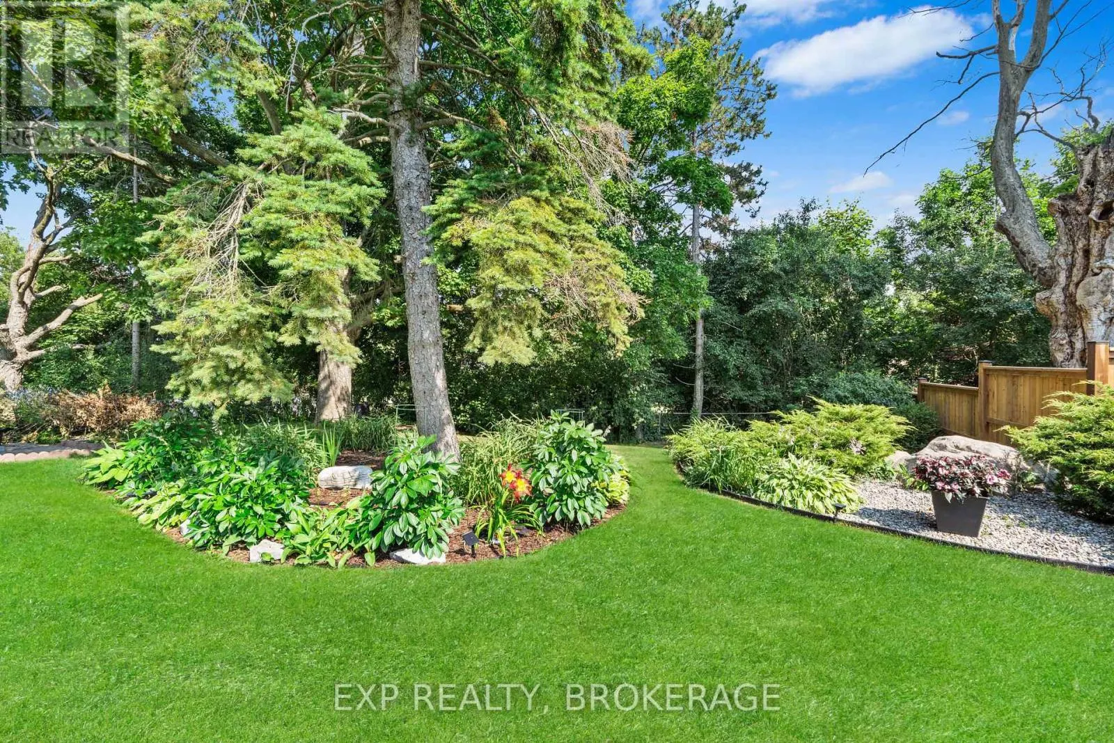 564 BRAESIDE CRESCENT