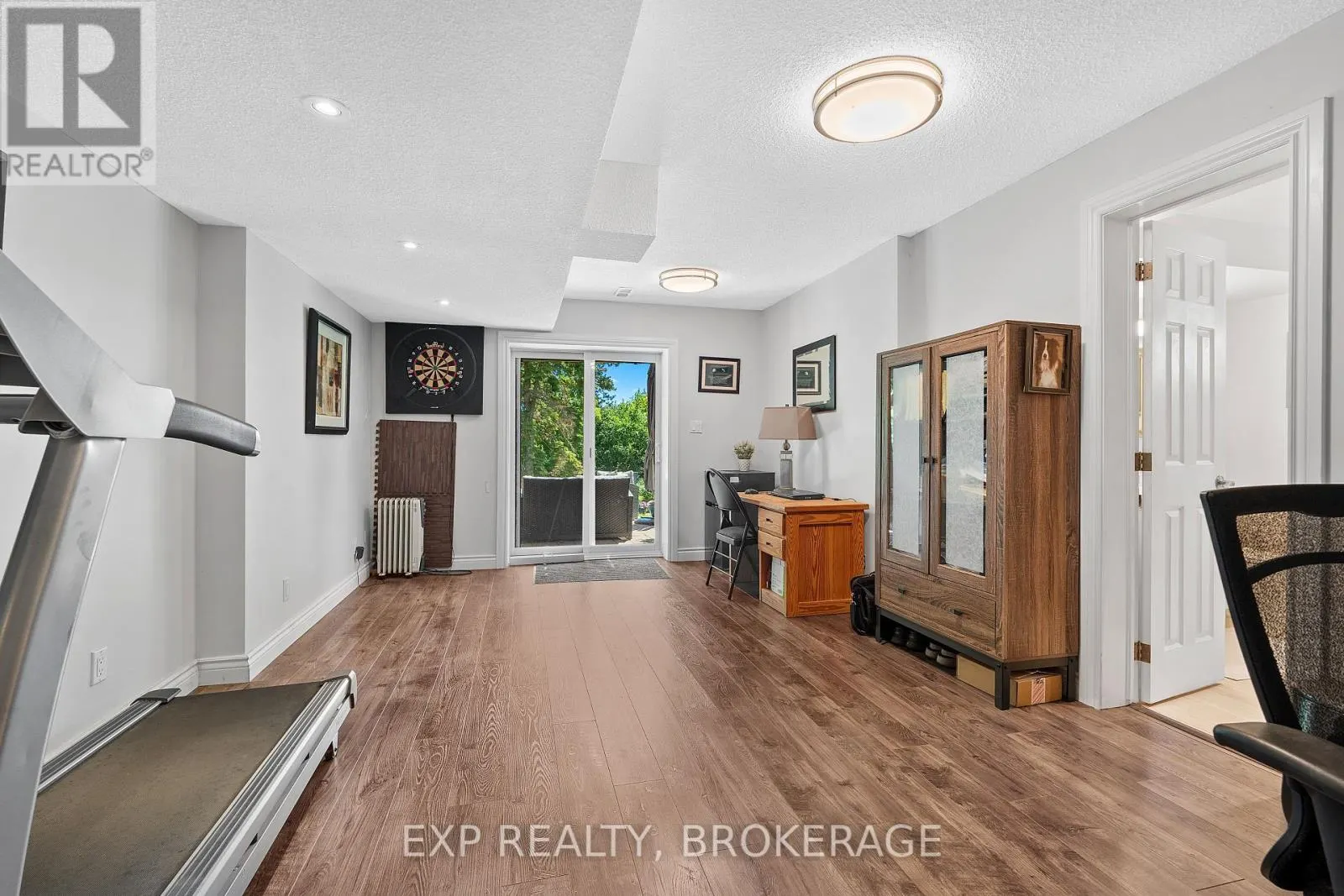 564 BRAESIDE CRESCENT
