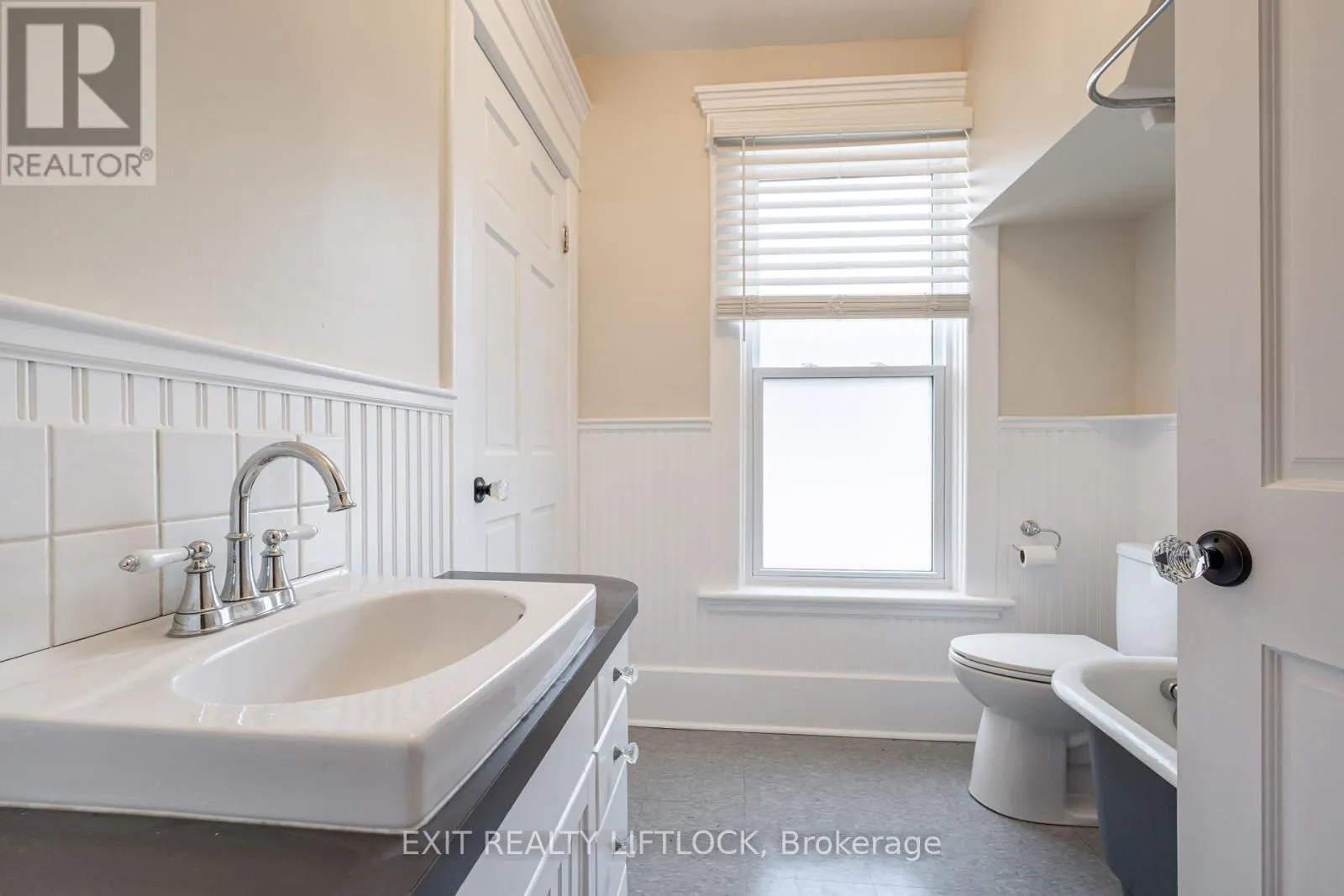 141 HUNTER STREET E