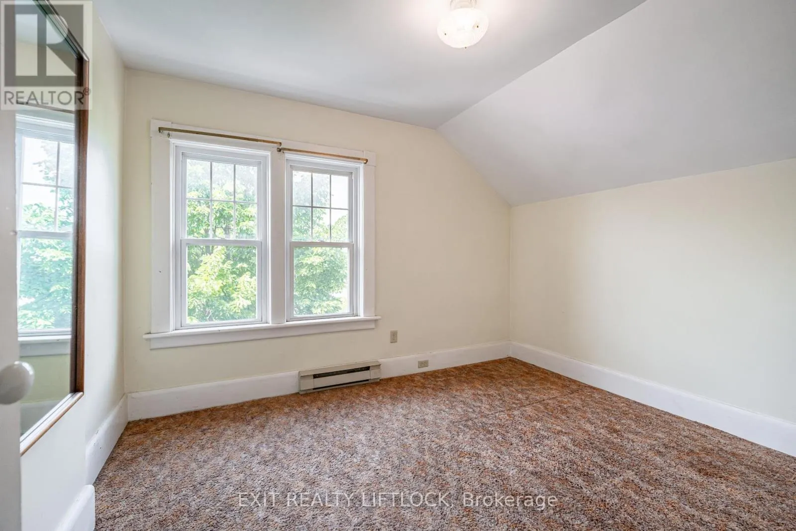 141 HUNTER STREET E