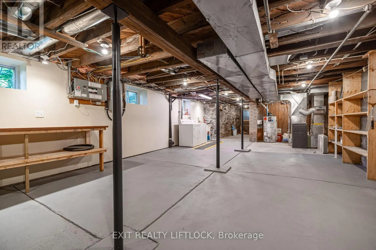 141 HUNTER STREET E