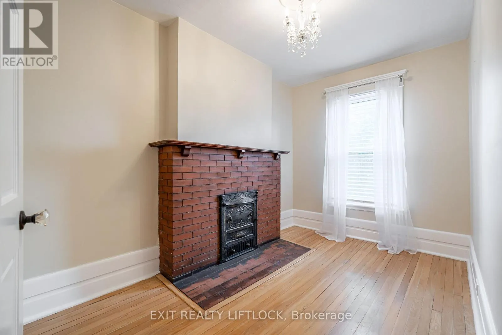 141 HUNTER STREET E