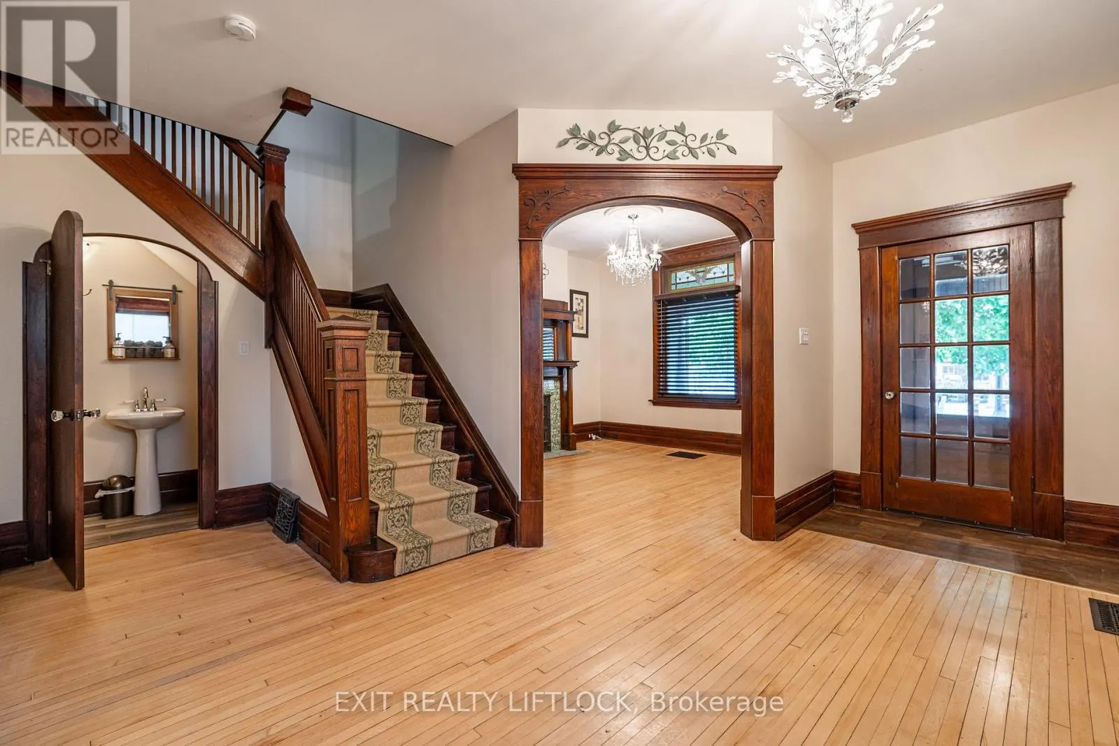 141 HUNTER STREET E