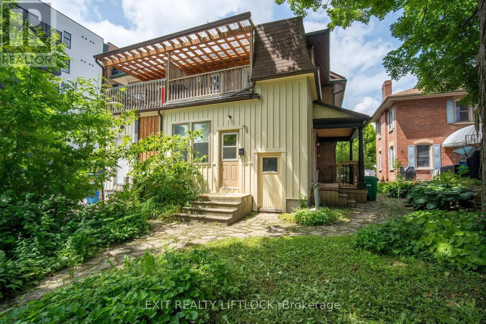 141 HUNTER STREET E