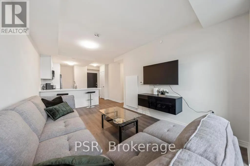 215 - 2750 KING STREET E