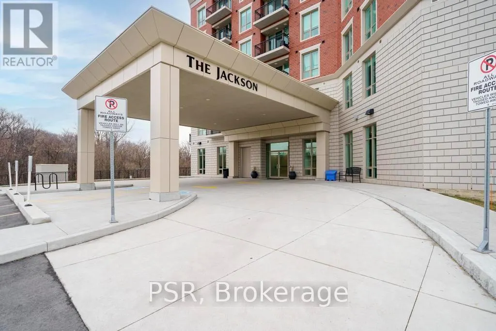 215 - 2750 KING STREET E